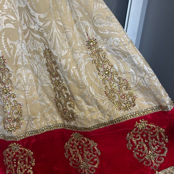 Indian / Punjabi suit - Picture 3 of 10